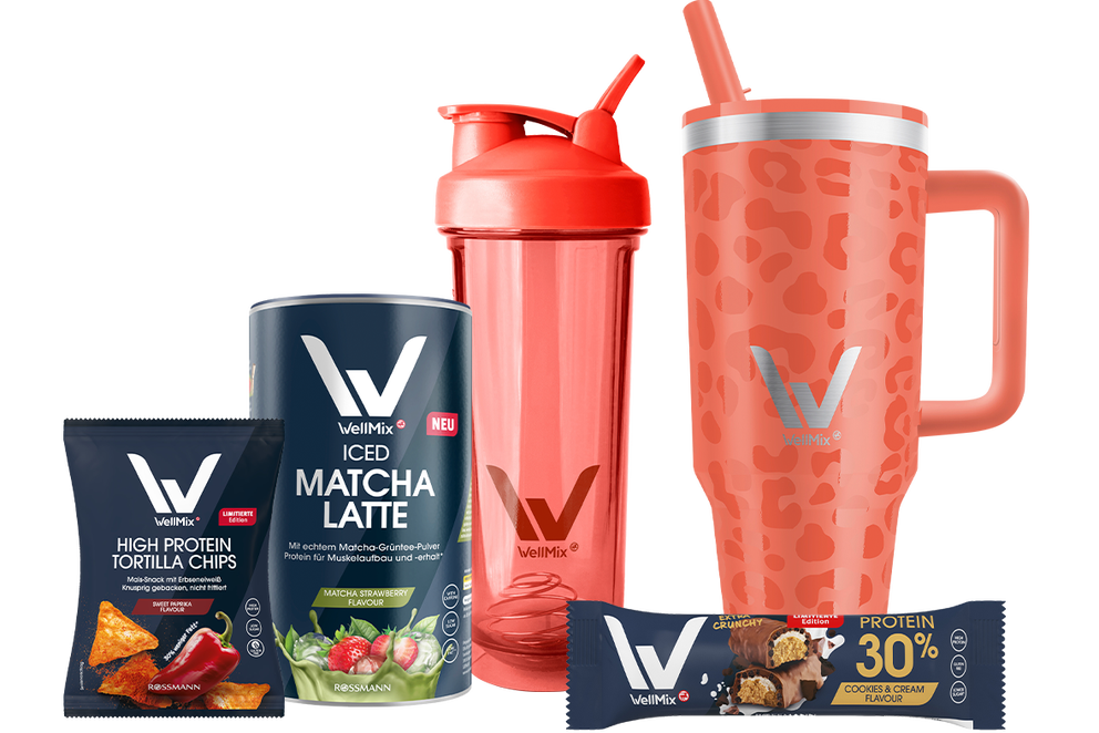 WellMix Protein-Sortiment mit High Protein Tortilla Chips, Iced Matcha Latte, Proteinriegel sowie rosa Shaker und Thermobecher