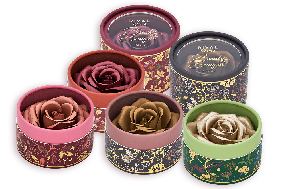 RIVAL loves me Banner zur Limited Edition Beauty Bouquet mit Blush und Bronzer in dekorativen Dosen mit rosenförmiger Prägung auf rosa Blumenhintergrund